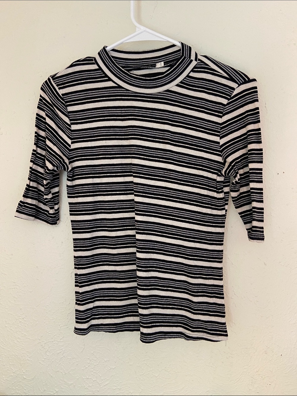 Black & White Striped Ribbed Short Sleeve Top
